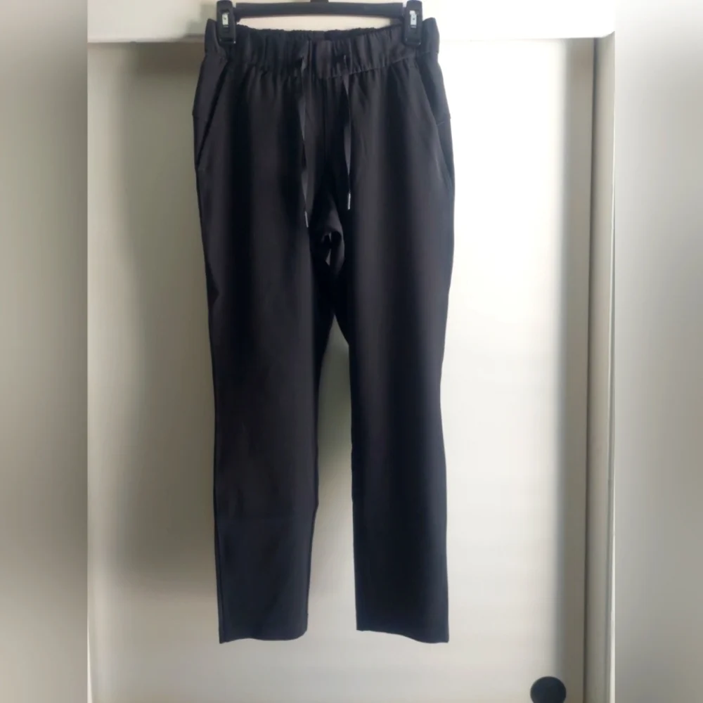 Lululemon On The Fly 7/8 Pants Joggers Athleisure Size 6 Minimalist
